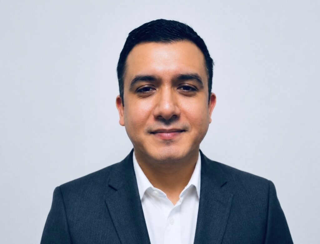 Javier Palacios, General Manager